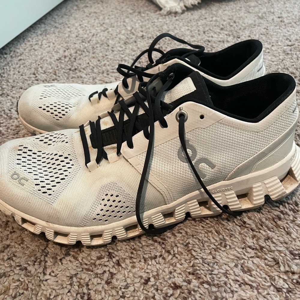 On Running women’s White Athletic Shoes